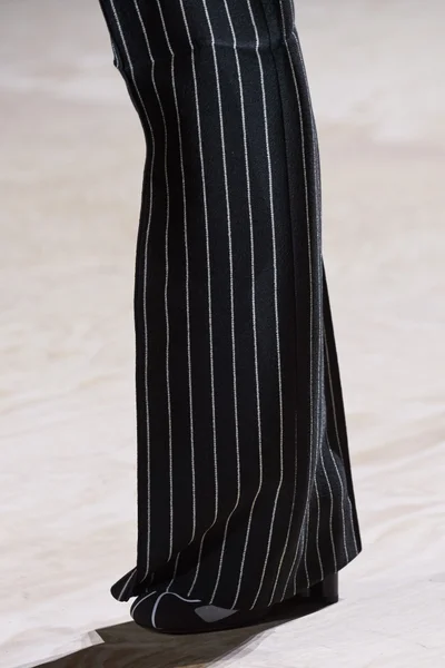Look 35
